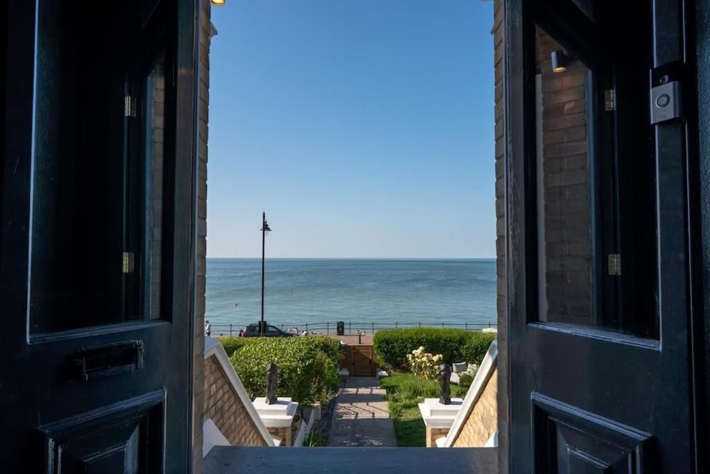 Beachfront Luxury Home With Spectacular Sea Views Herne Bay Exterior foto